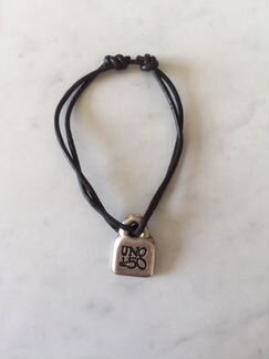 Браслет на кожаном шнурочек Uno de 50