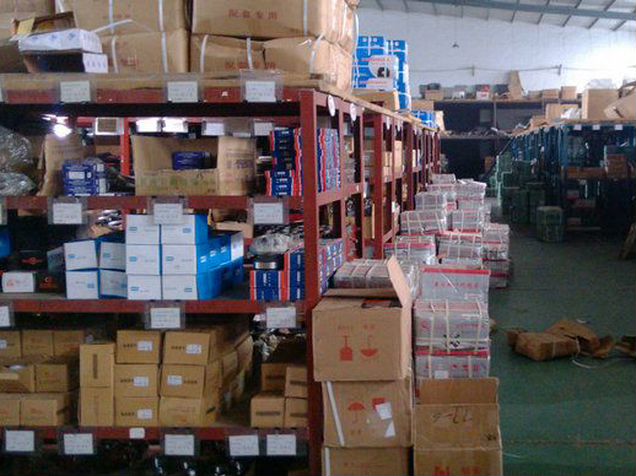 Оптовая торговля. Китайский склад. Тюки одежды. Оптовые поставки из китая. Склад китай.