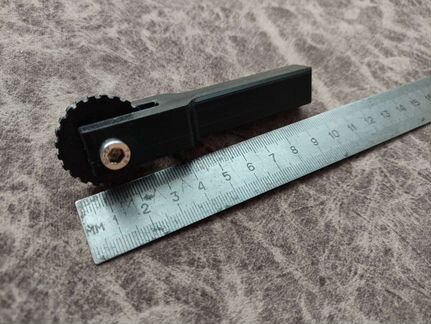 Ролик для приклеивания заплаток