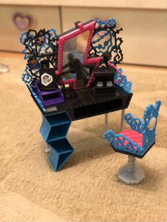 Стол для кукол Monster high