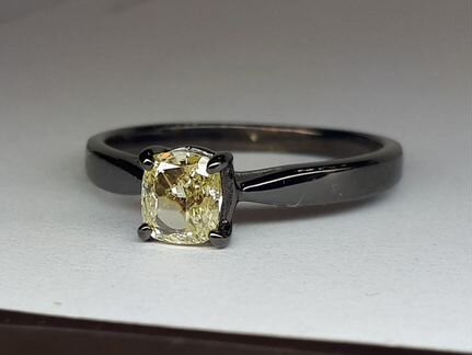 Кольцо с бриллиантом 0.51 карата
