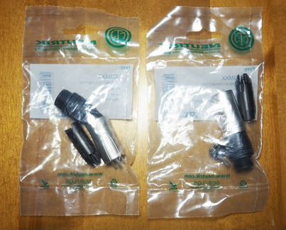 Пара новых XLR-штекеров «Neutrik»