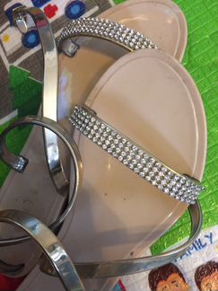 Шлепки с стразами