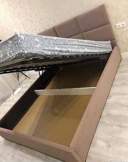 Кровать