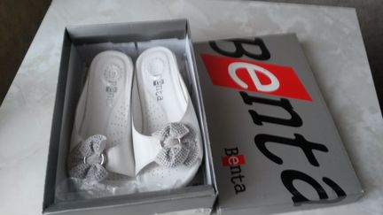 Шлёпанцы женские. Новые. Benta. Размер 38