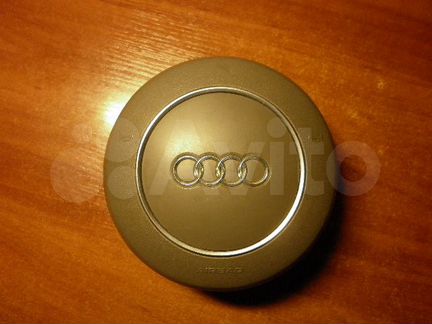 Подушка безопасности водителя в руле Audi A8 (D3)