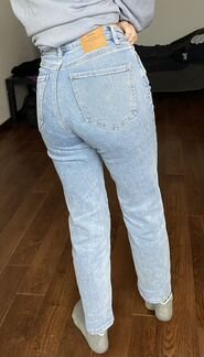 Джинсы stradivarius mom