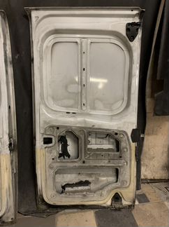 Двери задние Traffic Vivaro