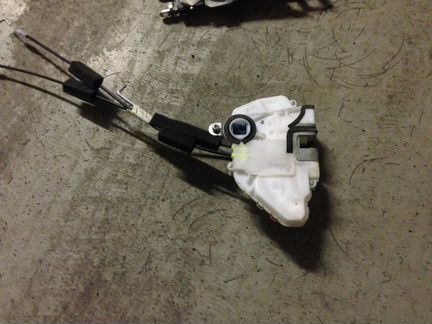 Замок двери Honda Accord 8