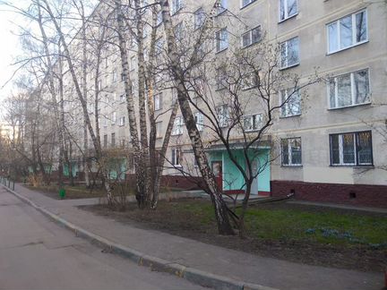 2-к квартира, 45 м², 1/9 эт.